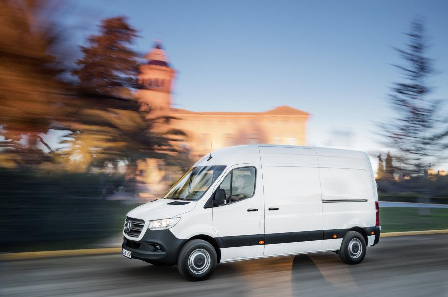  Mercedes-Benz Sprinter Panel Van 2018 года  (WW) (фото 2 из 23)